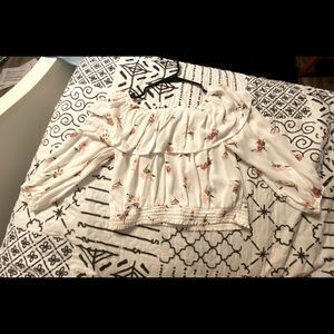 Off the Shoulder ruffle shirt !